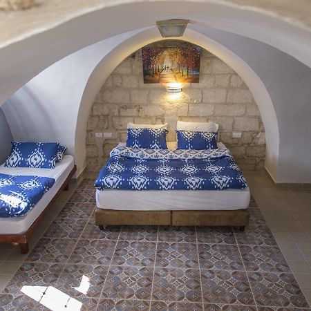 Alexandra House Otel Nasıra Dış mekan fotoğraf