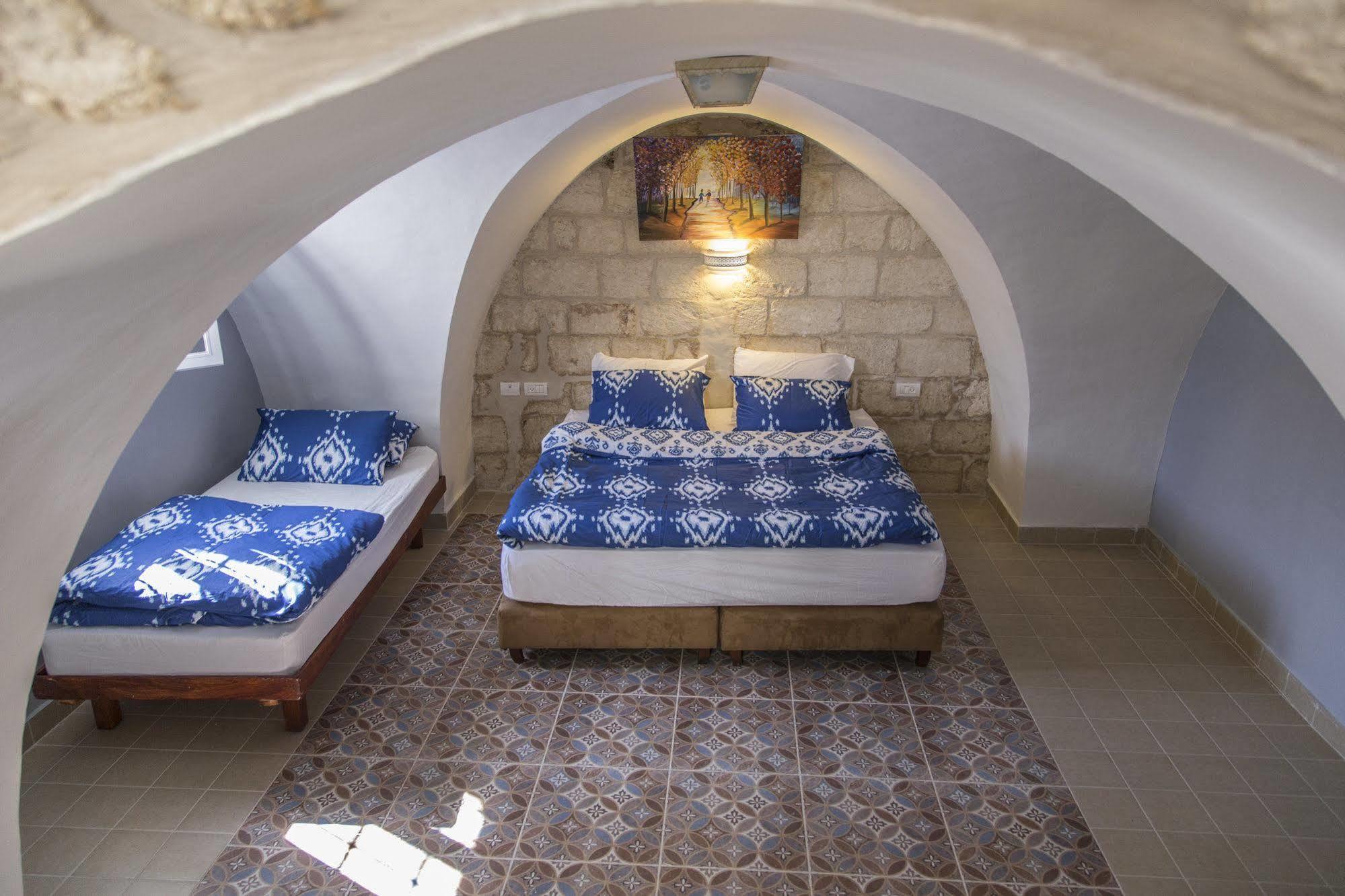 Alexandra House Otel Nasıra Dış mekan fotoğraf