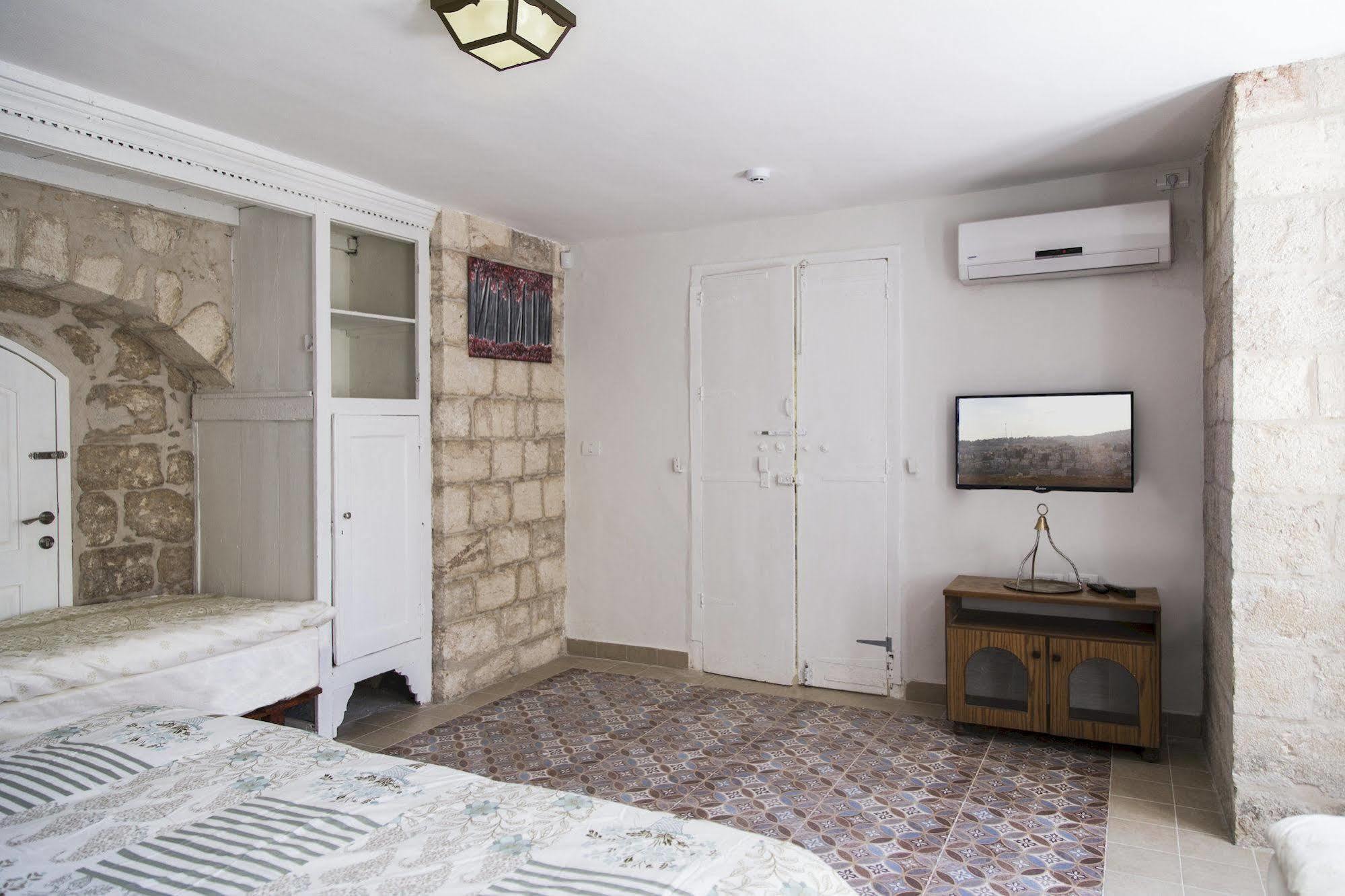 Alexandra House Otel Nasıra Dış mekan fotoğraf